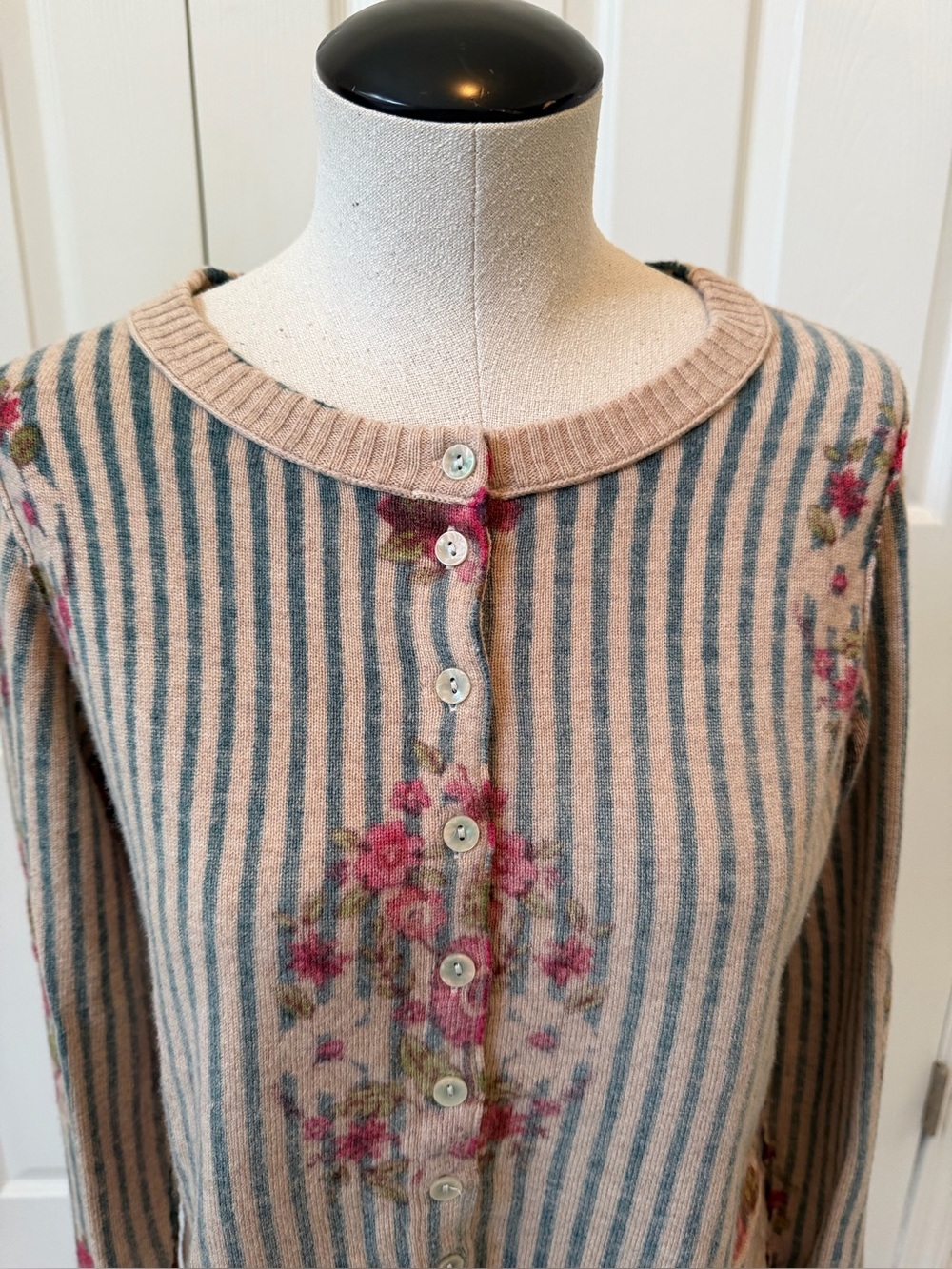 Natural Life Your Everything Cardigan Sweater Size Small-Excellent Condition
